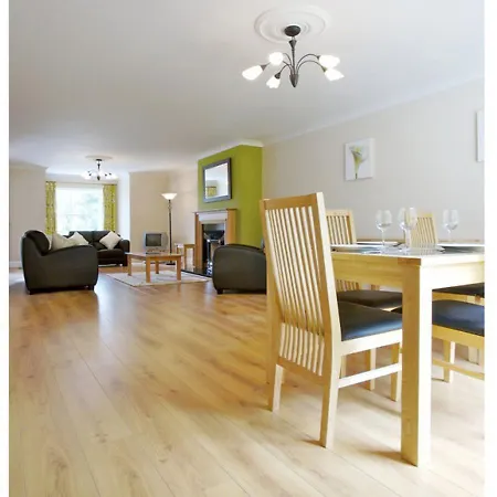 West Holiday - 3 Bed * Бунратти